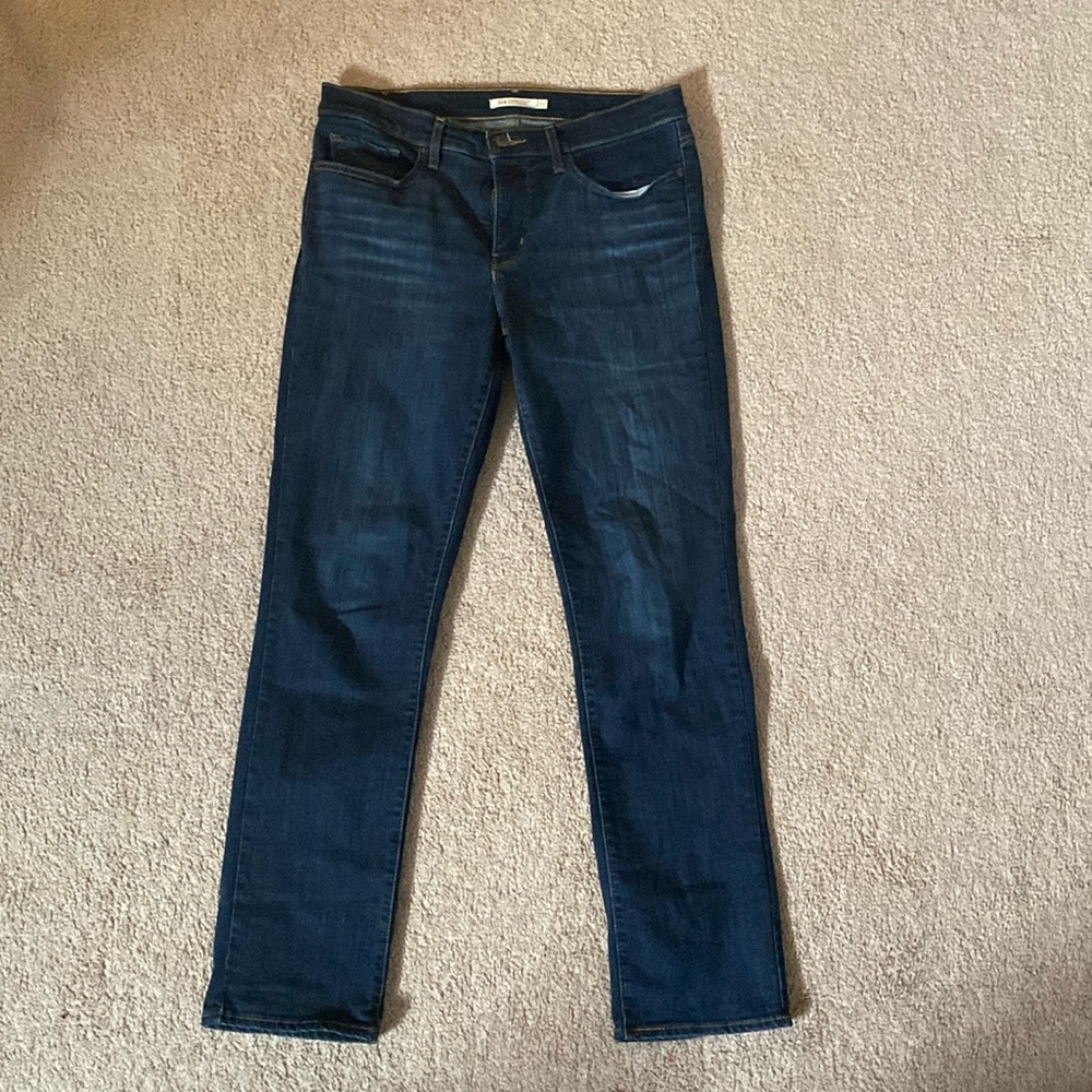 Levi’s jeans, 31x32, dark blue, great condition